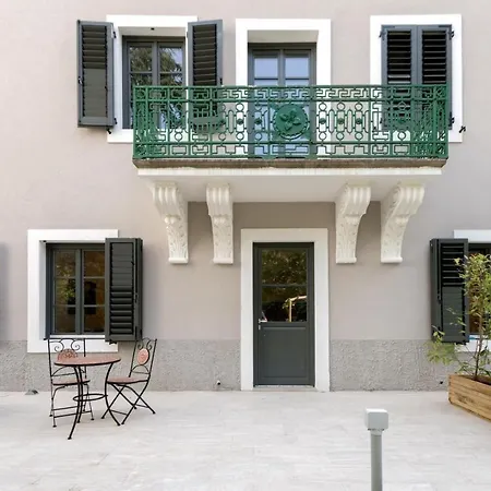 La Torre Con Private Park Apart-hotel 4*