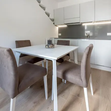 La Torre Con Private Park Apart-hotel