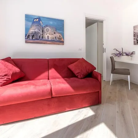 La Torre Con Private Park Aparthotel Terst