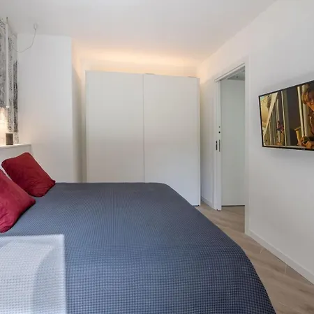 La Torre Con Private Park Aparthotel Triëst