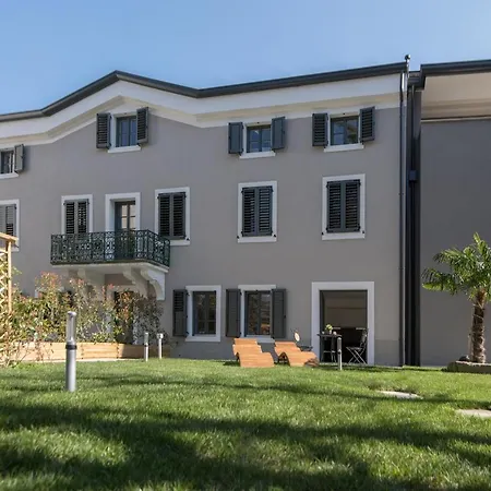 La Torre Con Private Park Aparthotel 4*