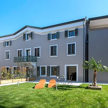 La Torre Con Private Park Aparthotel