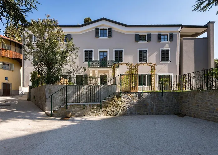 La Torre Con Private Park 아파트호텔 4*