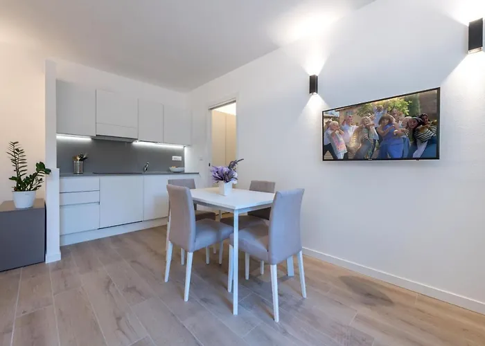 La Torre Con Private Park Aparthotel Trieste