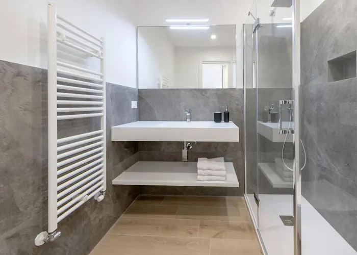 La Torre Con Private Park Aparthotel Trieste