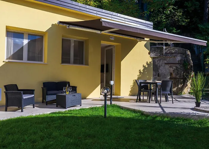 La Torre Con Private Park 아파트호텔 4*